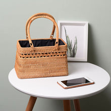Load image into Gallery viewer, Basket Straw Bag